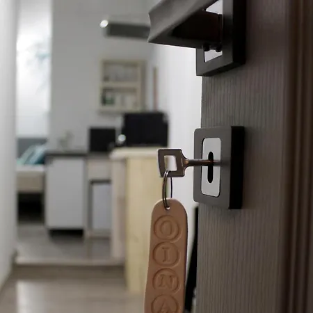 Oina Studio Aparthotel *